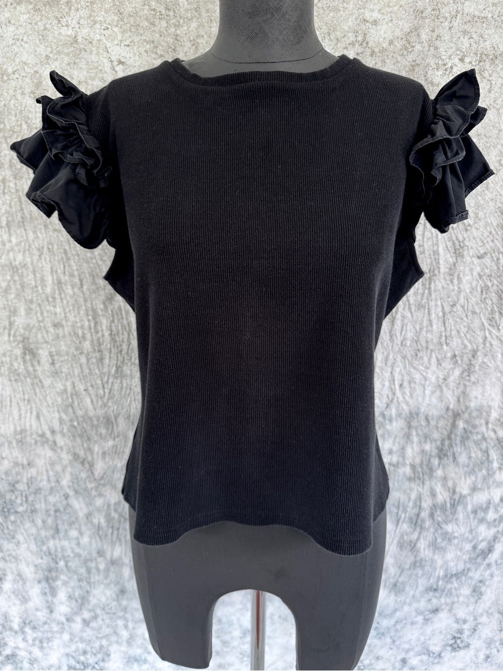Anthropologie Black Ribbed Top Ruffle Sleeves - L